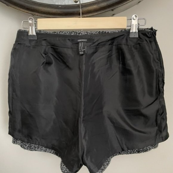Forever 21 Grey Tweed Shorts NEVER WORN - Picture 4 of 5